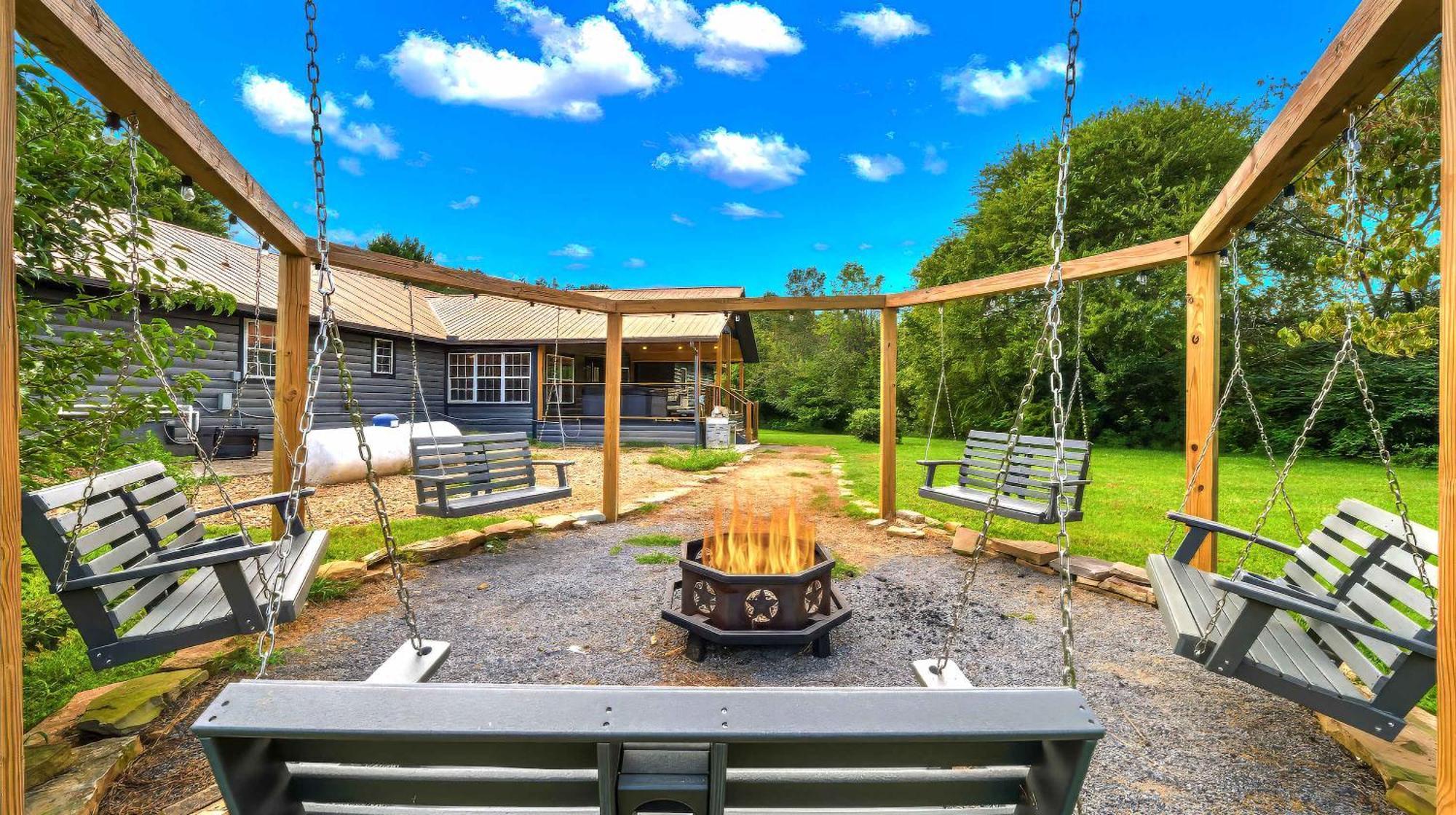 Poolside At Autumn Woods - Pool, Theater, Fireplace, Firepit, Arcade Sevierville Zewnętrze zdjęcie